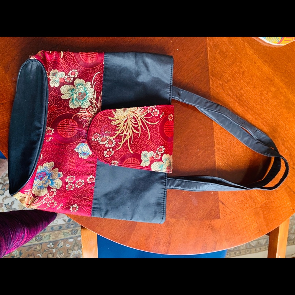 Very cute hand bag from Thailand.